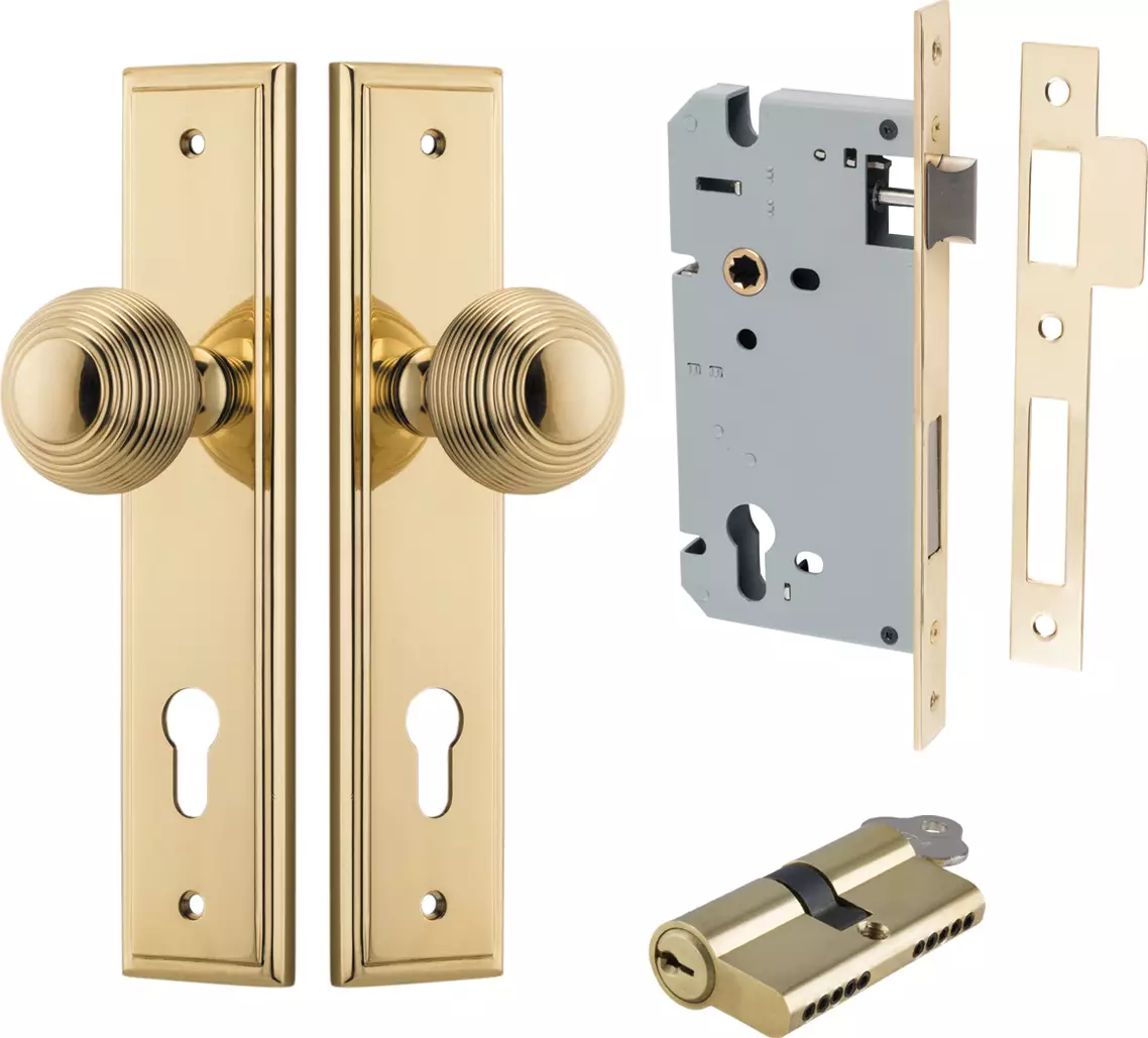 Guildford Knob - Stepped Entrance Set - Key / Key - PB