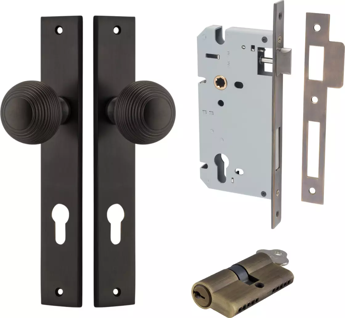 Guildford Knob - Rectangular Entrance Set - Key / Key - SB