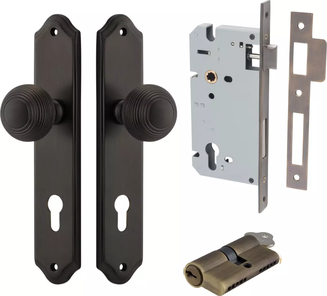 Guildford Knob - Shouldered Entrance Set - Key / Key - SB