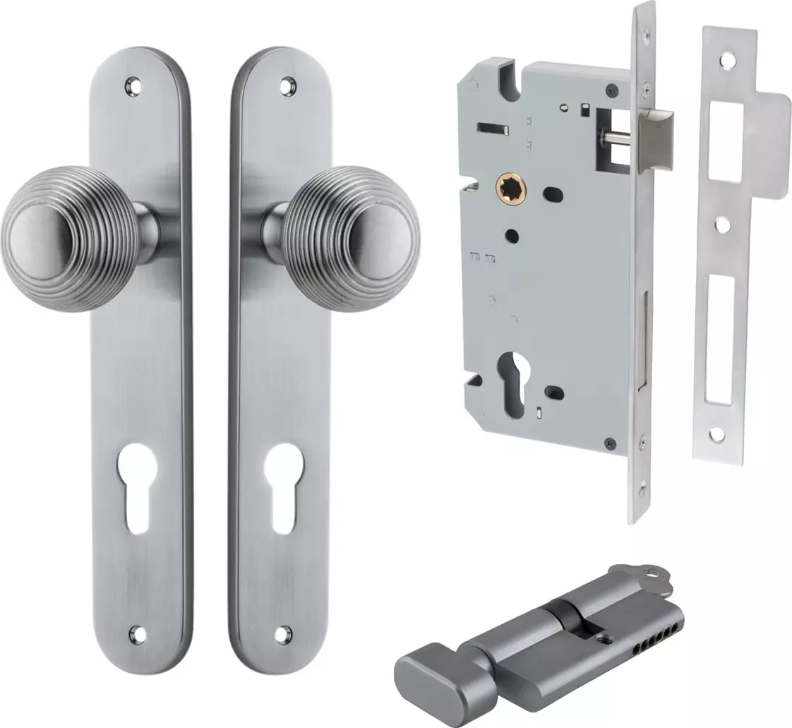 Guildford Knob - Oval Entrance Set - Key / Turn - SC