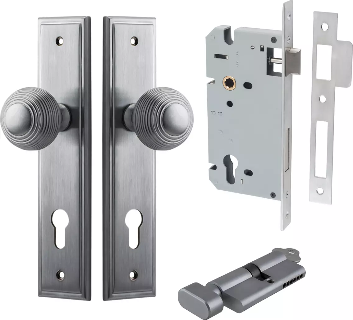 Guildford Knob - Stepped Entrance Set - Key / Turn - SC