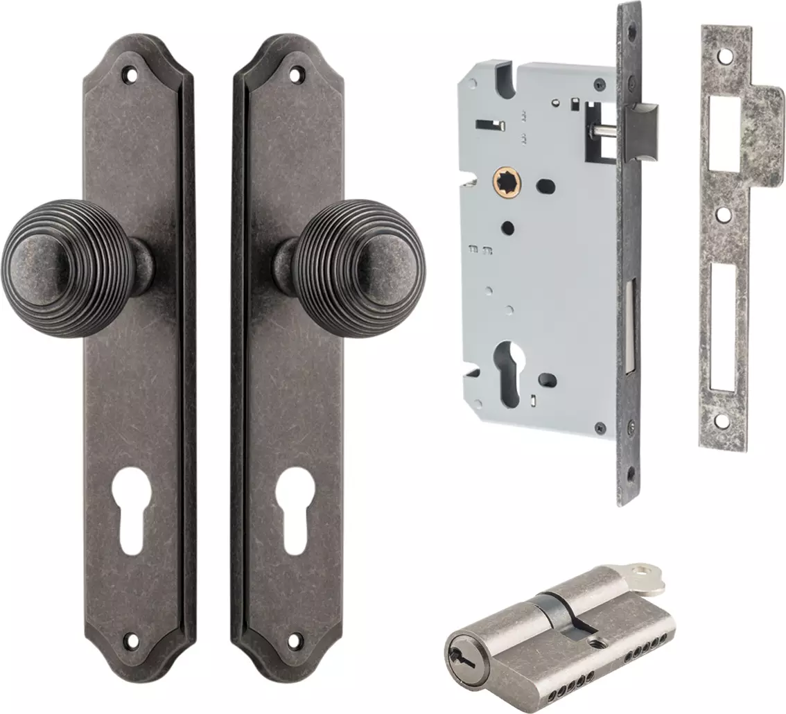 Guildford Knob - Shouldered Entrance Set - Key / Key - DN