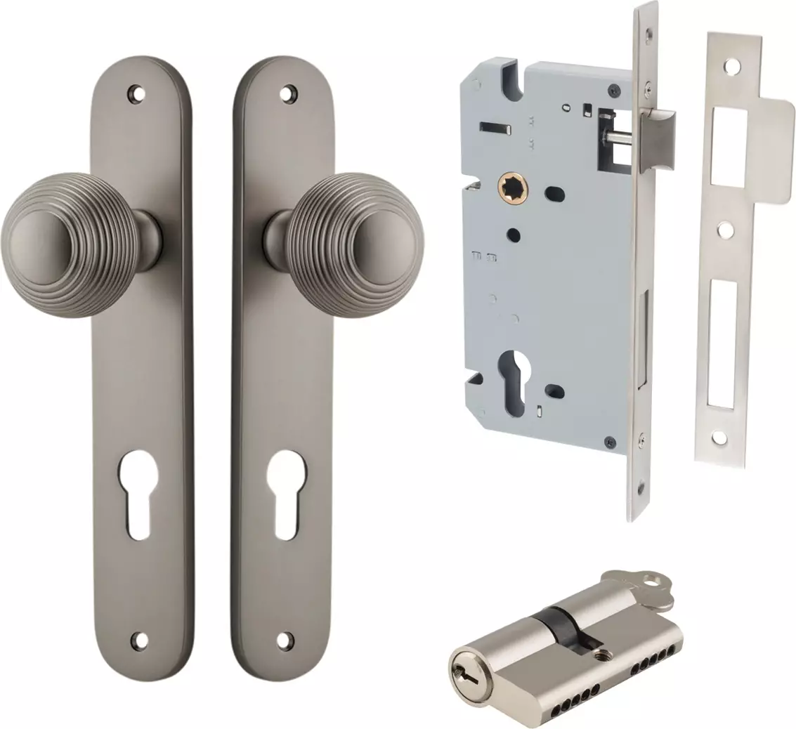 Guildford Knob - Oval Entrance Set - Key / Key - SN